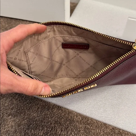 Michael Kors Pebbled Leather burgundy wine Wristlet Clutch - Picture 5 of 6